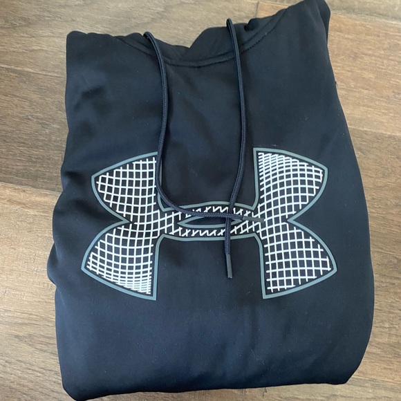 Men’s Under Armour Black Athletic Sweatshirt - Picture 1 of 4